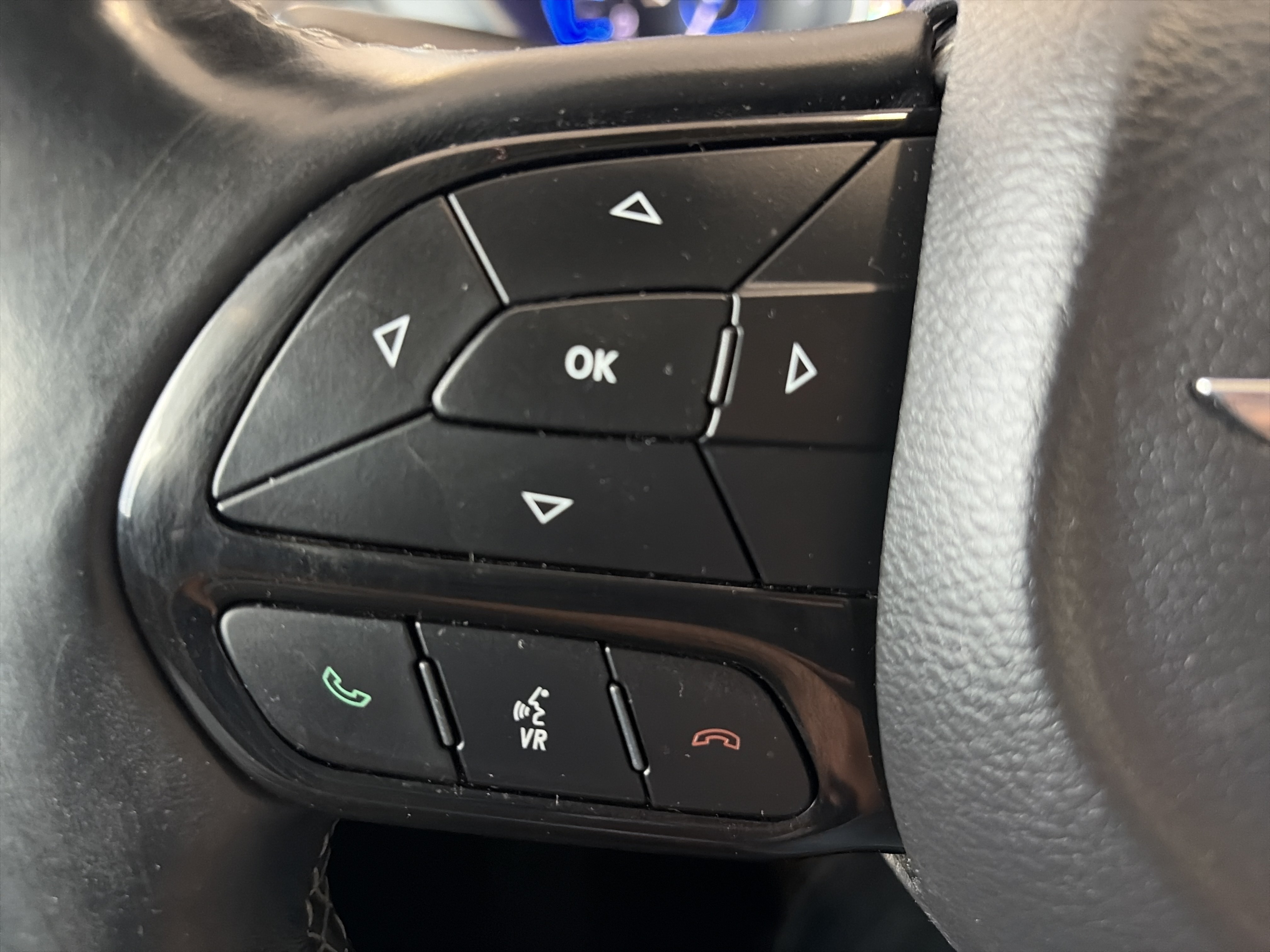 Used 2018 Chrysler Pacifica Touring-L Plus FWD image 25