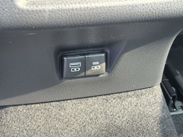 Used 2025 Toyota Camry LE w/ Convenience Package FWD image 32