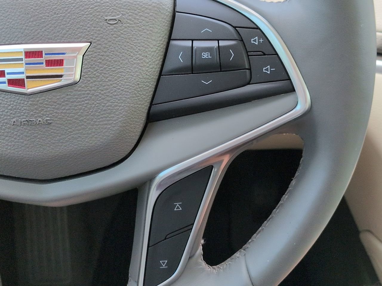 Used 2017 Cadillac XT5 Premium Luxury FWD image 28