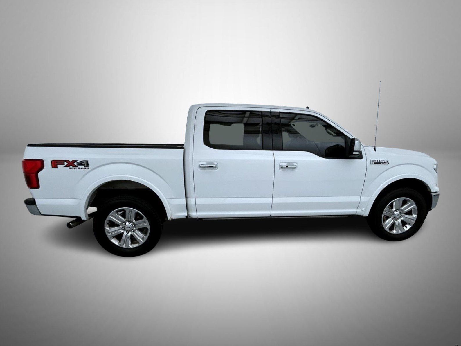 Used 2019 Ford F150 Lariat w/ Equipment Group 502A Luxury AWD/4WD image 4
