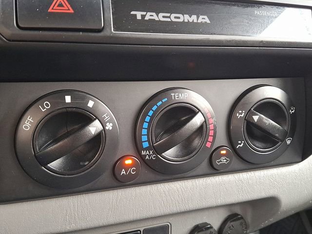 Used 2015 Toyota Tacoma 4x4 Access Cab V6 image 17