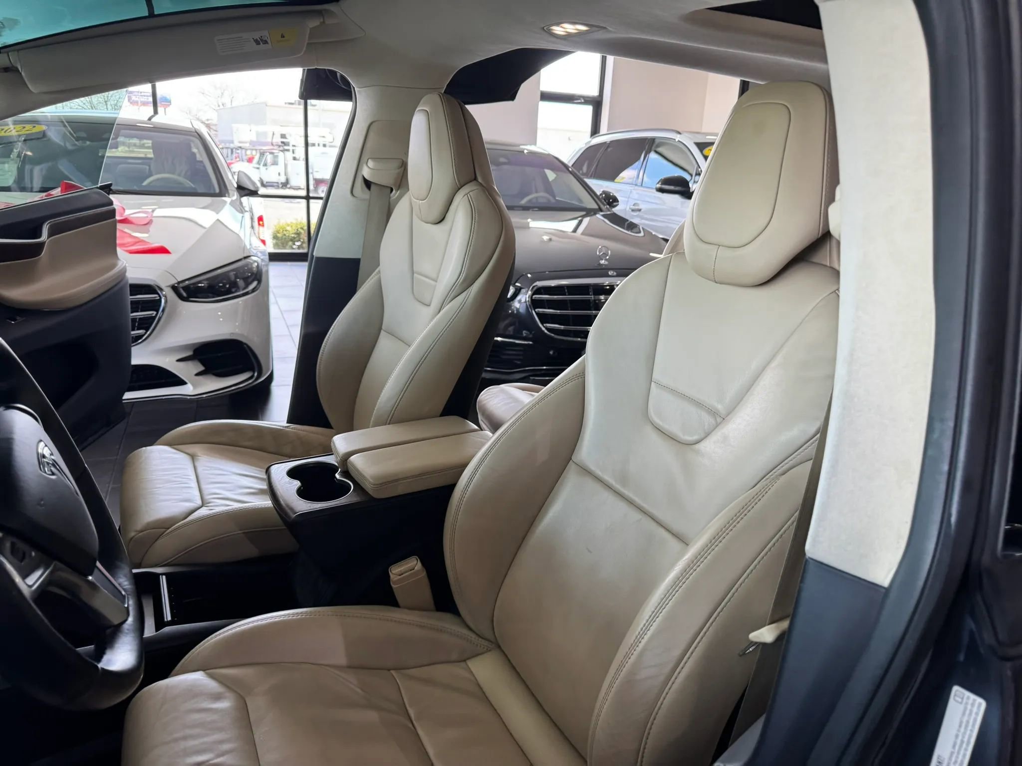 Used 2017 Tesla Model X 90D image 11