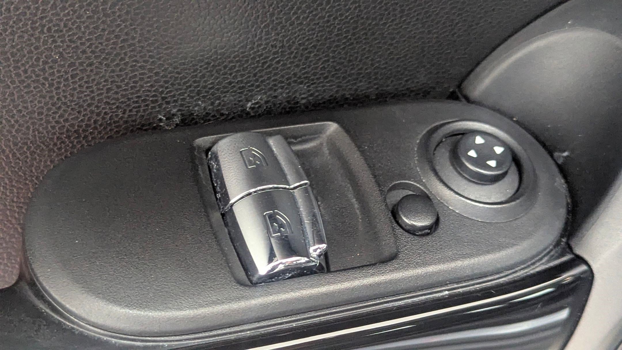 Used 2020 MINI Cooper S image 22