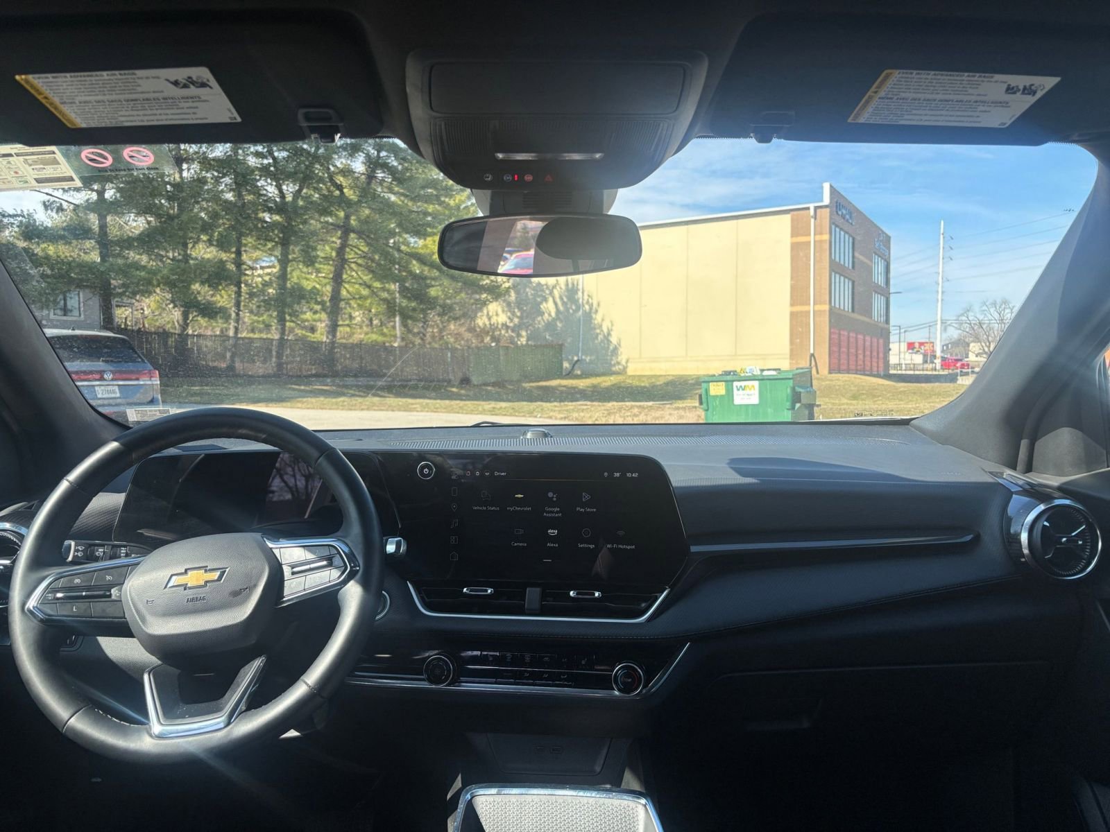 Used 2025 Chevrolet Equinox LT AWD/4WD image 32