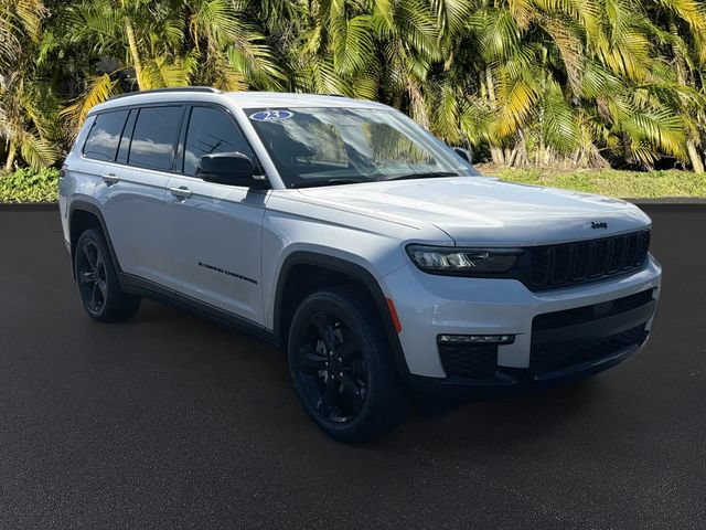 Used 2023 Jeep Grand Cherokee L Limited w/ Black Appearance Package RWD image 2