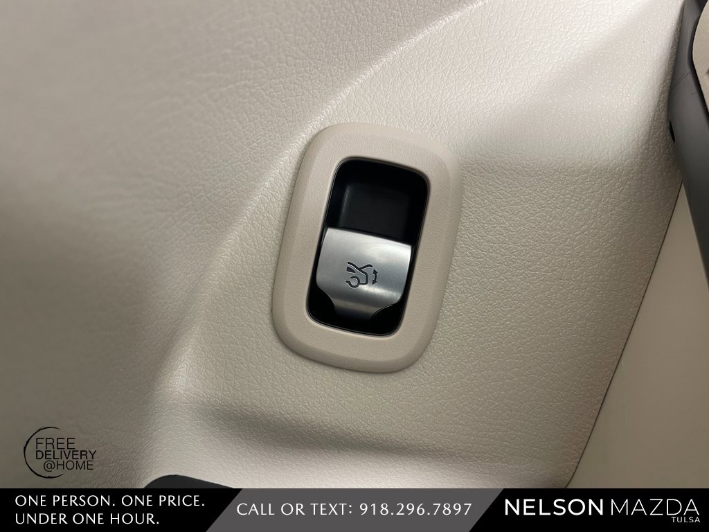 Used 2024 Mercedes-Benz GLC 300 4MATIC image 20