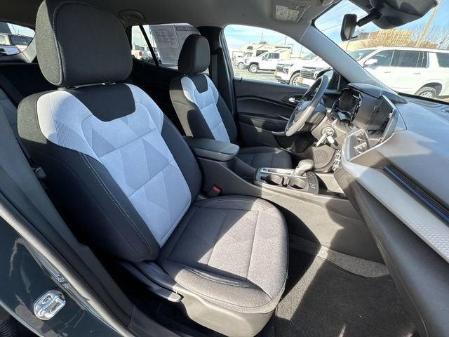 Certified 2025 Chevrolet Trax LS image 25