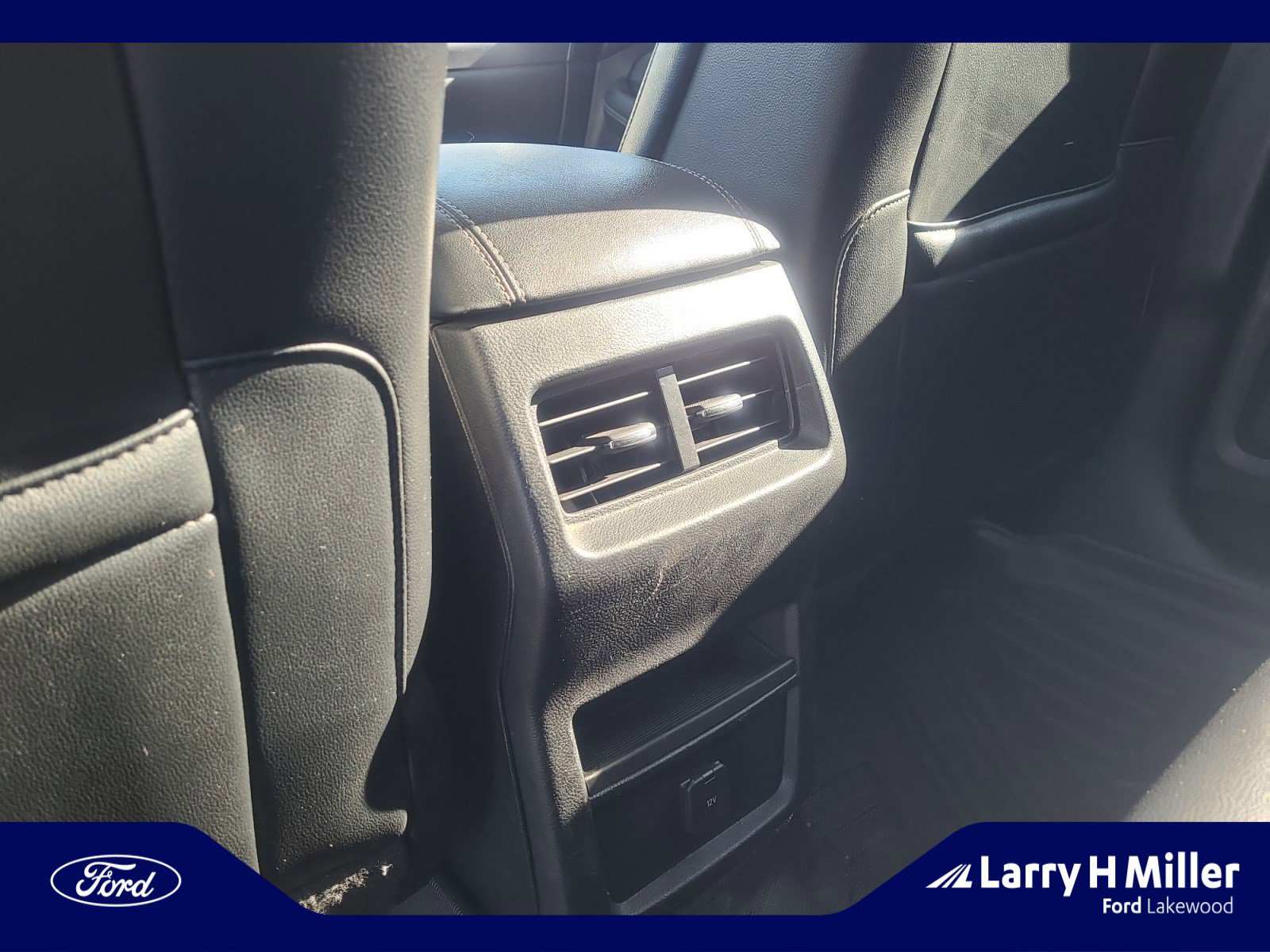 Used 2017 Ford Edge Titanium image 31