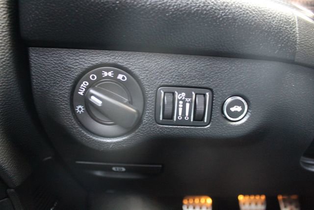 Used 2016 Dodge Challenger SRT Hellcat image 14