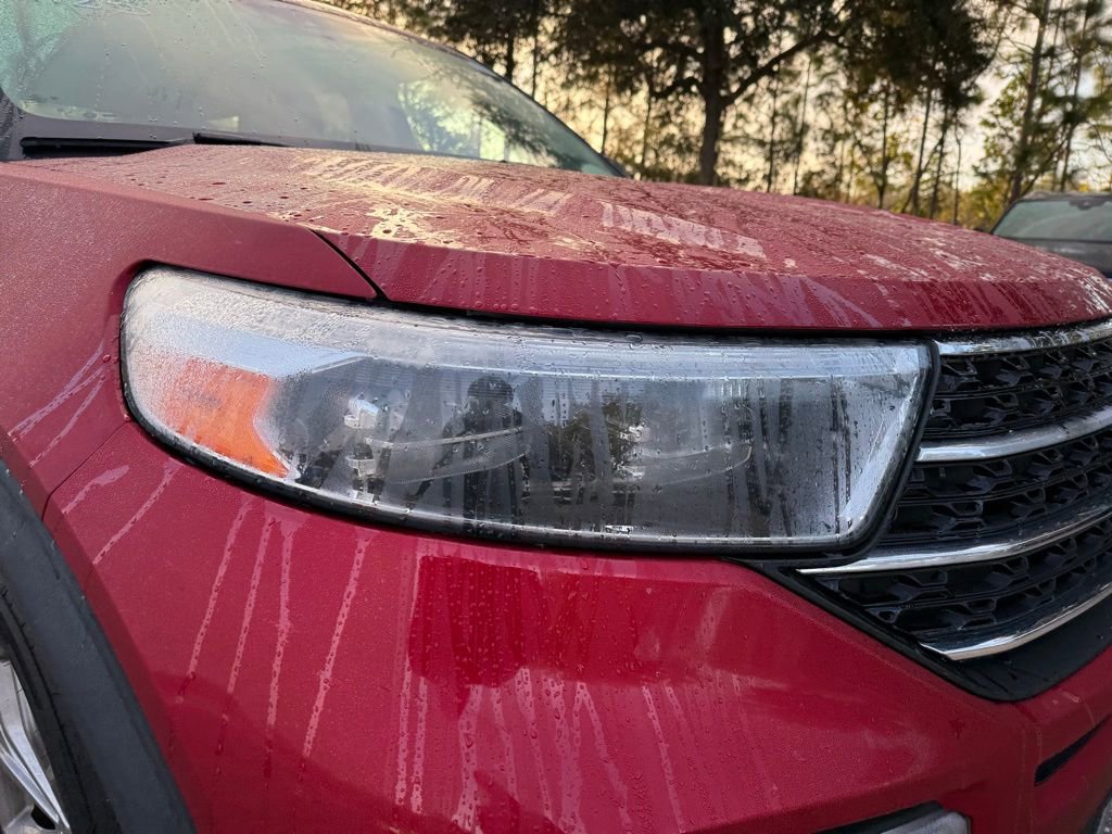 Used 2021 Ford Explorer XLT w/ Equipment Group 202A image 4