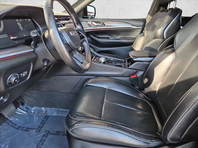 Used 2022 Jeep Grand Cherokee Overland w/ Luxury Tech Group IV AWD/4WD image 20