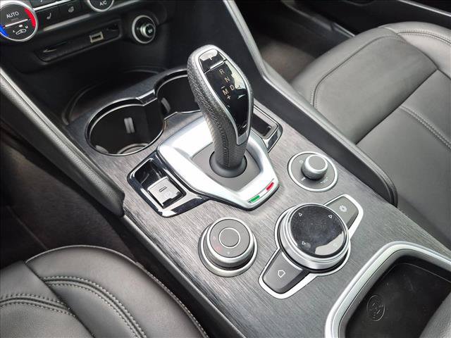 Used 2024 Alfa Romeo Giulia Sprint RWD image 16