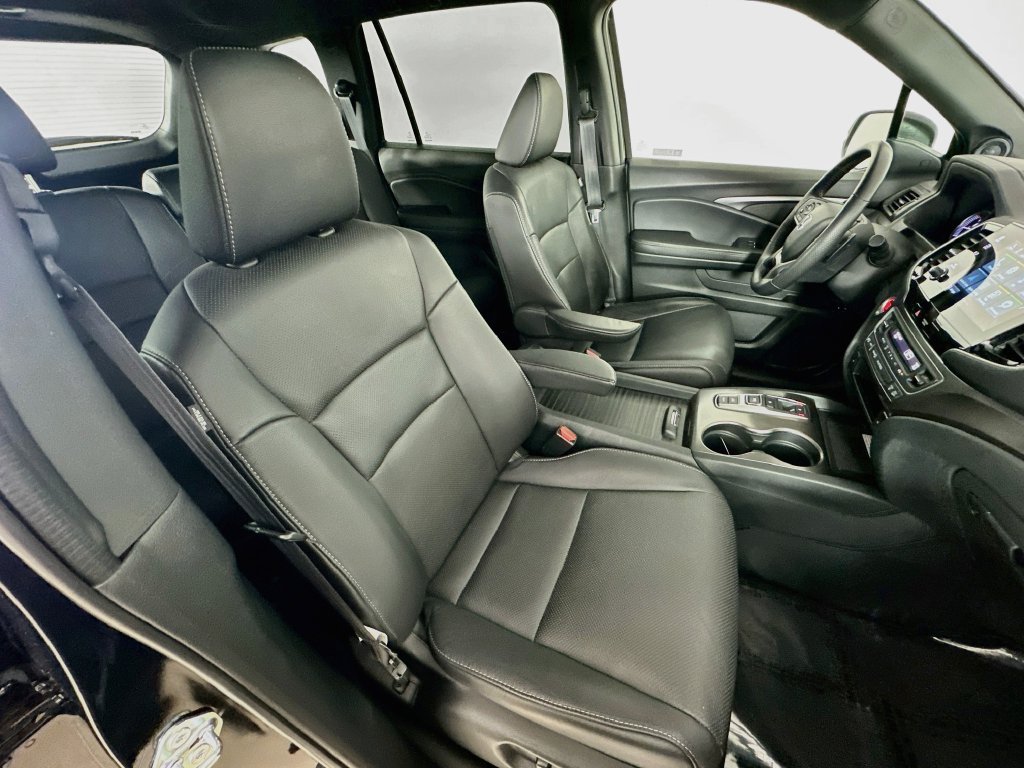 Used 2023 Honda Passport EX-L image 32