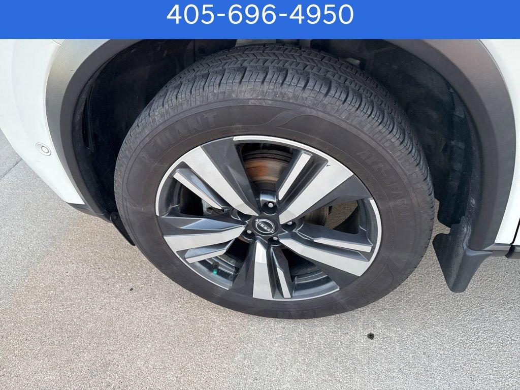 Used 2022 Nissan Rogue Platinum w/ Head-Up Display Package image 11