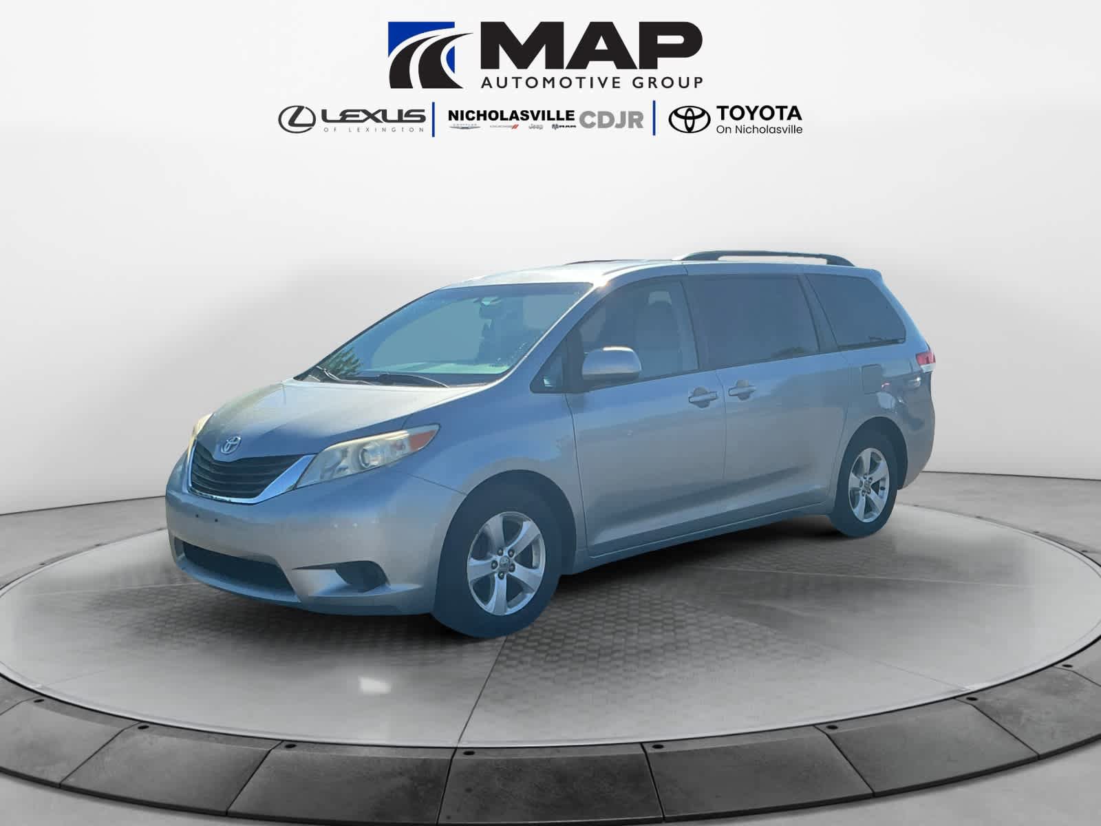 Used 2013 Toyota Sienna LE FWD image 1