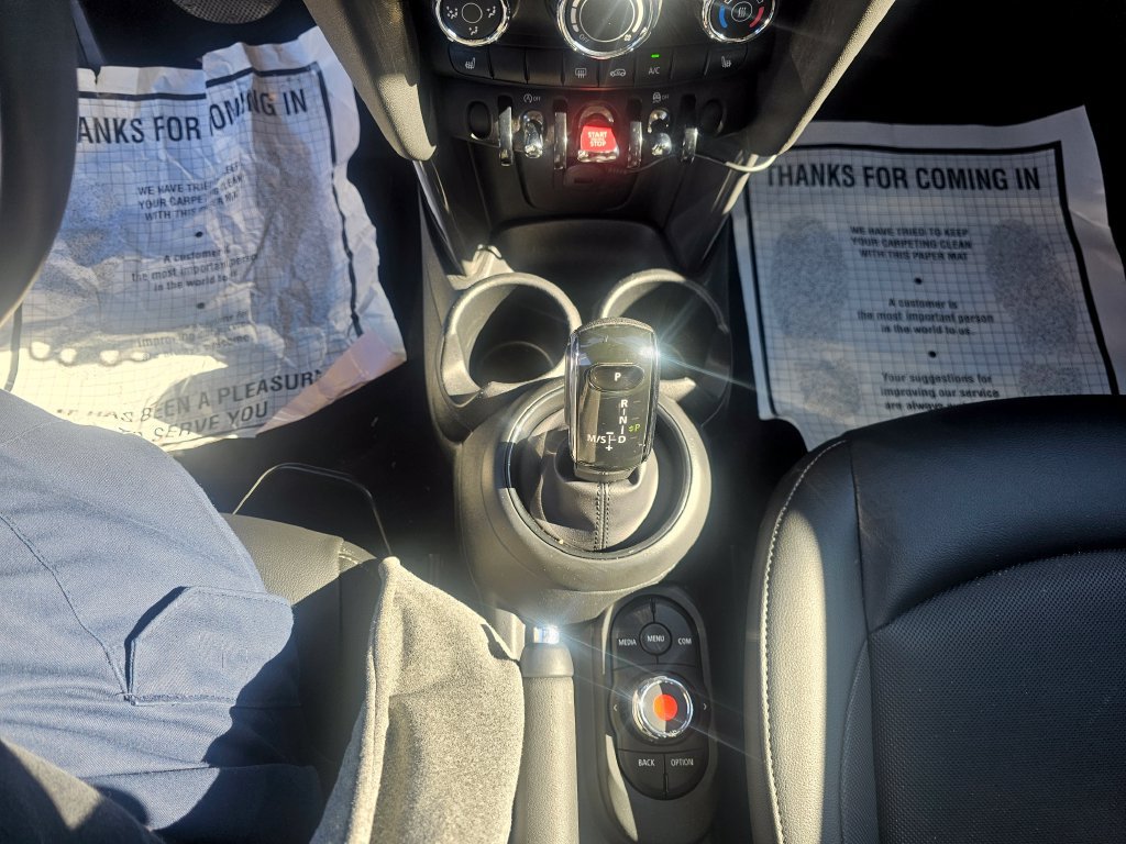 Used 2021 MINI Cooper 2-Door Hardtop FWD image 17
