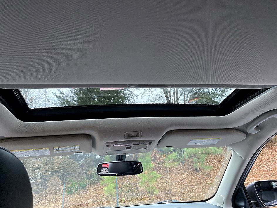 Used 2020 Nissan Pathfinder Platinum image 17