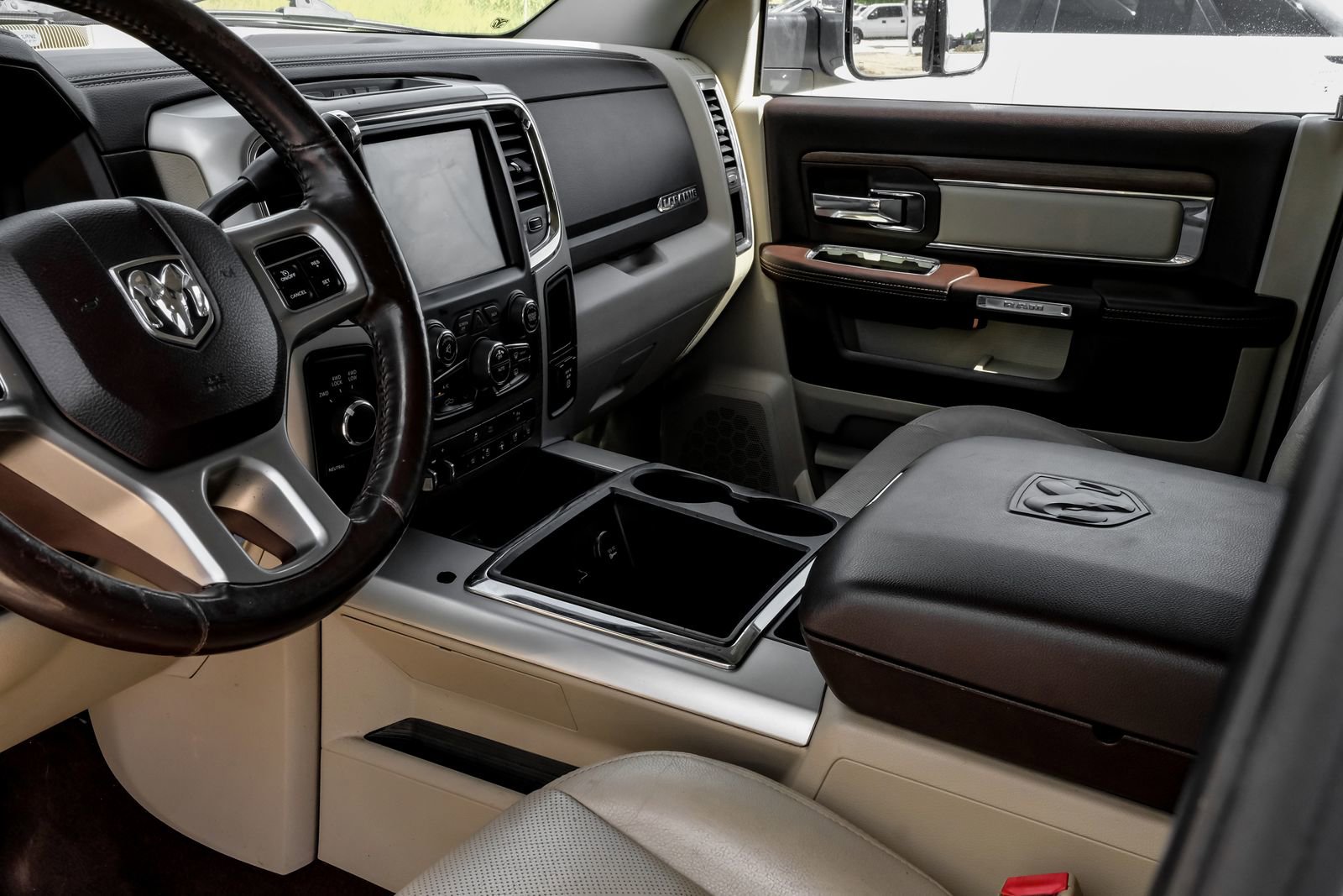 Used 2014 RAM 3500 Laramie image 30