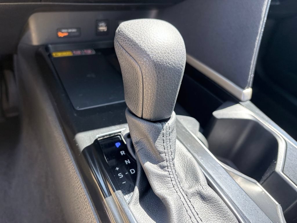 Used 2025 Toyota Camry LE FWD image 22