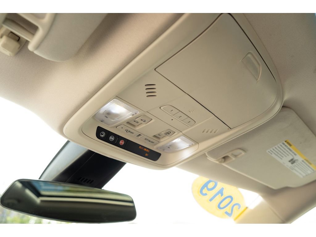 Used 2019 Cadillac XT5 Luxury image 32