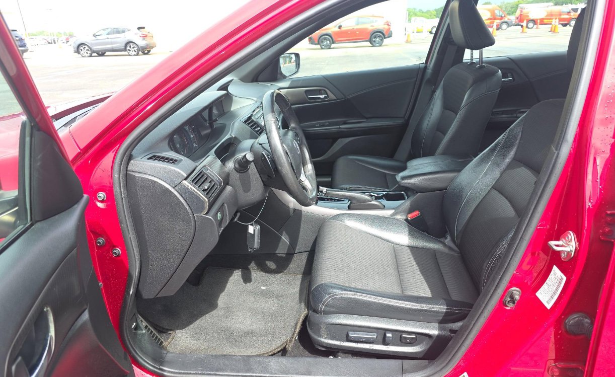 Used 2017 Honda Accord Sport image 3