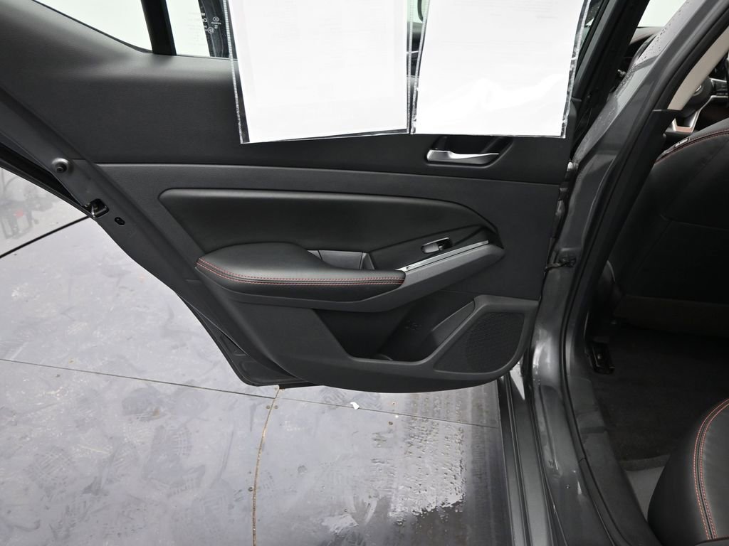 Used 2024 Nissan Altima 2.5 SR image 16