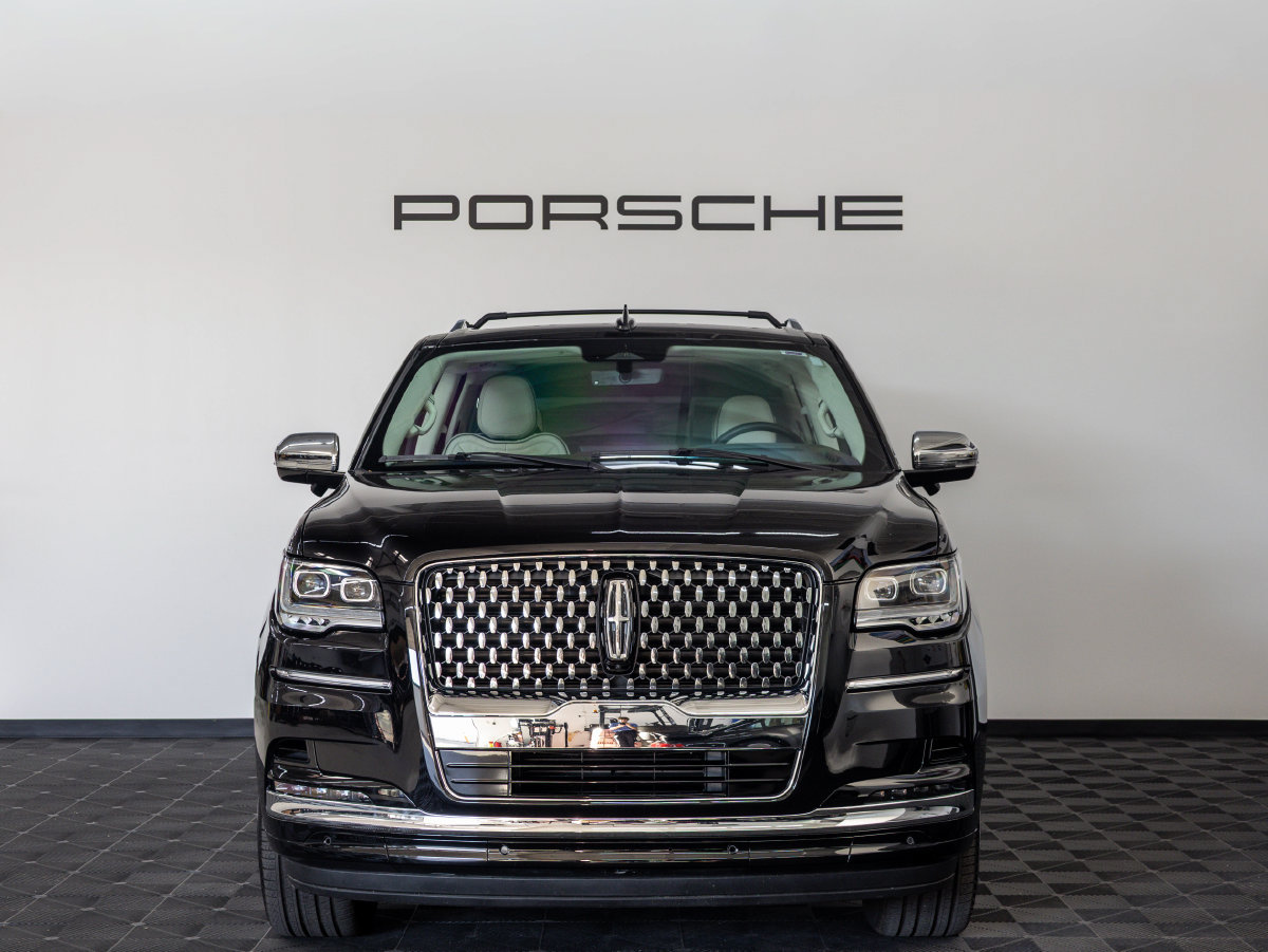 Used 2024 Lincoln Navigator Black Label AWD/4WD image 8