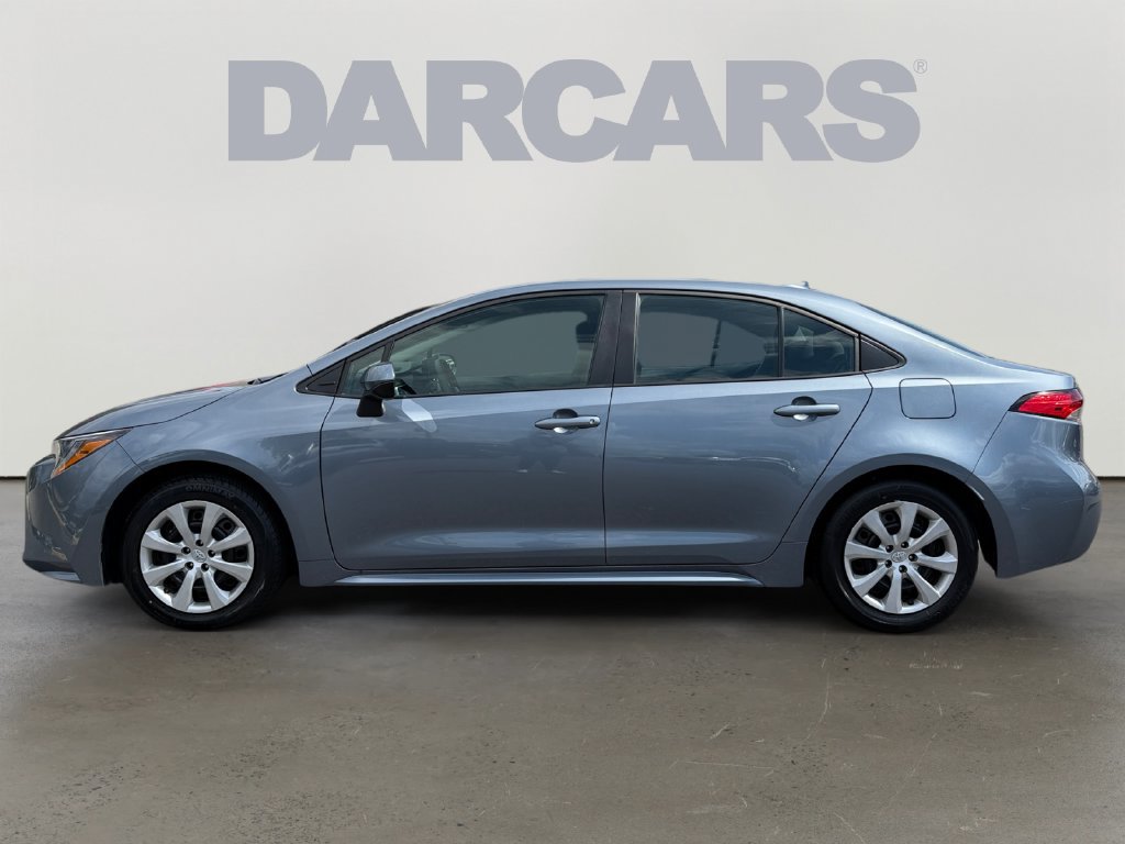 Used 2025 Toyota Corolla LE FWD image 4