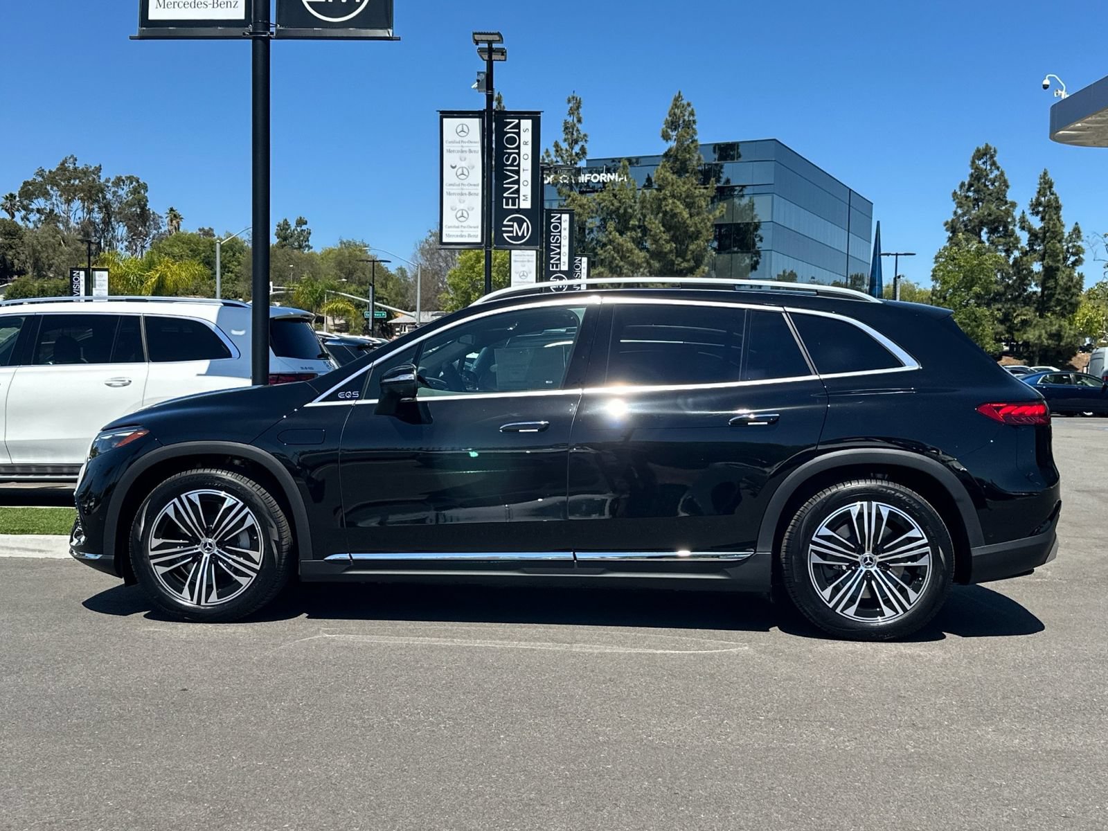 New 2026 Mercedes-Benz EQS 400 4MATIC SUV image 6