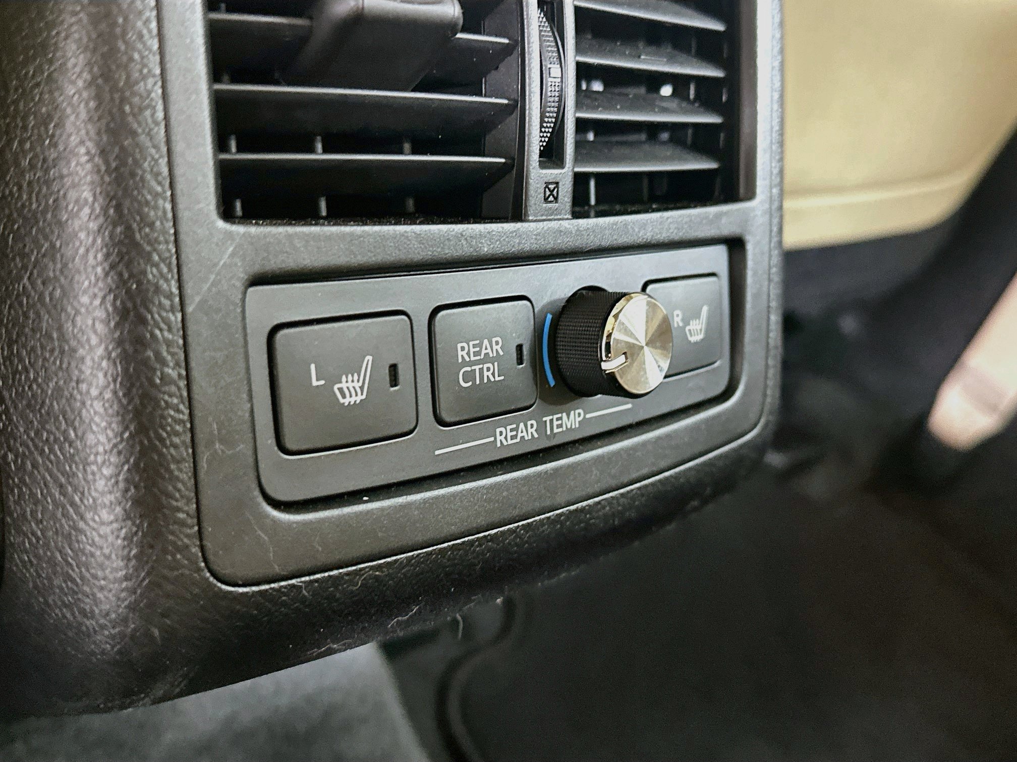 Used 2013 Toyota Avalon Limited FWD image 29