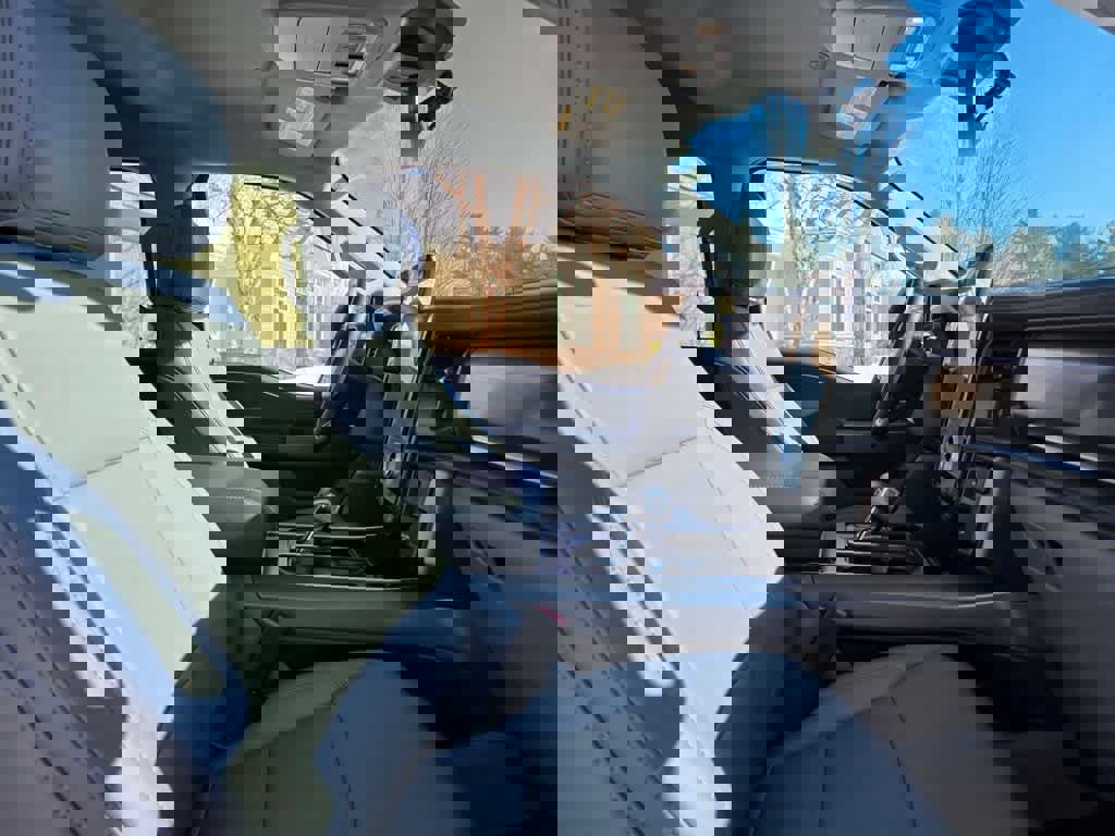 New 2025 Ford F150 Lightning Flash image 27