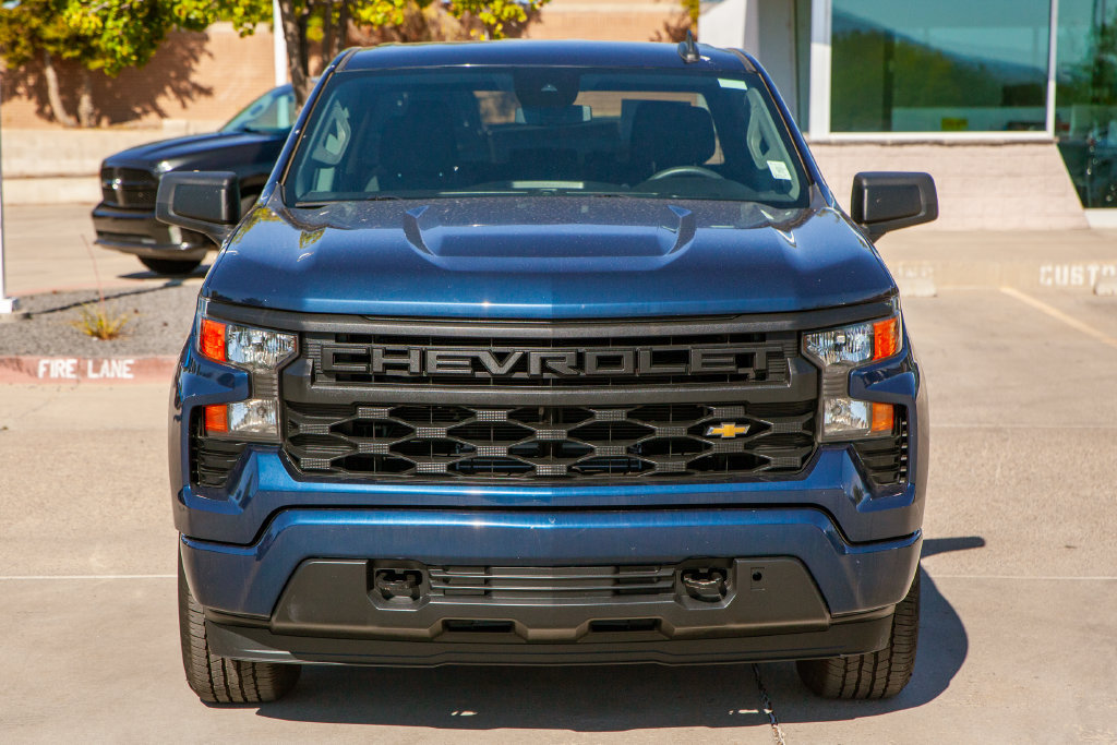 Used 2022 Chevrolet Silverado 1500 Custom AWD/4WD image 3