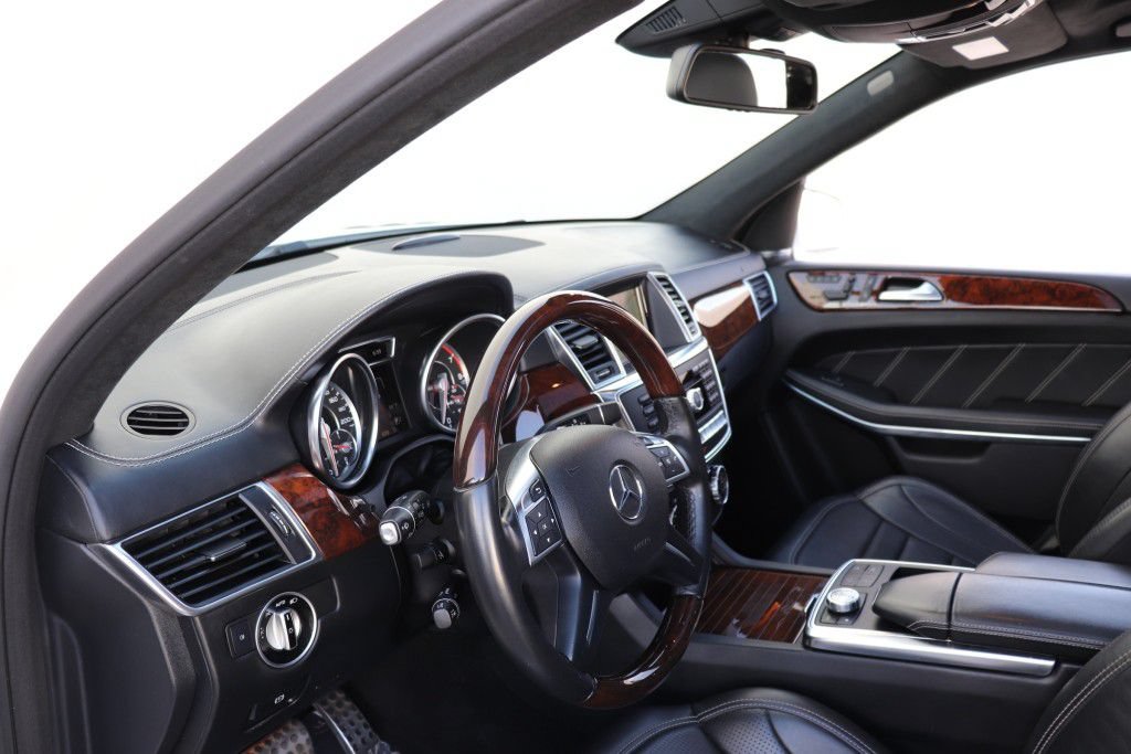 Used 2014 Mercedes-Benz GL 63 AMG 4MATIC image 55