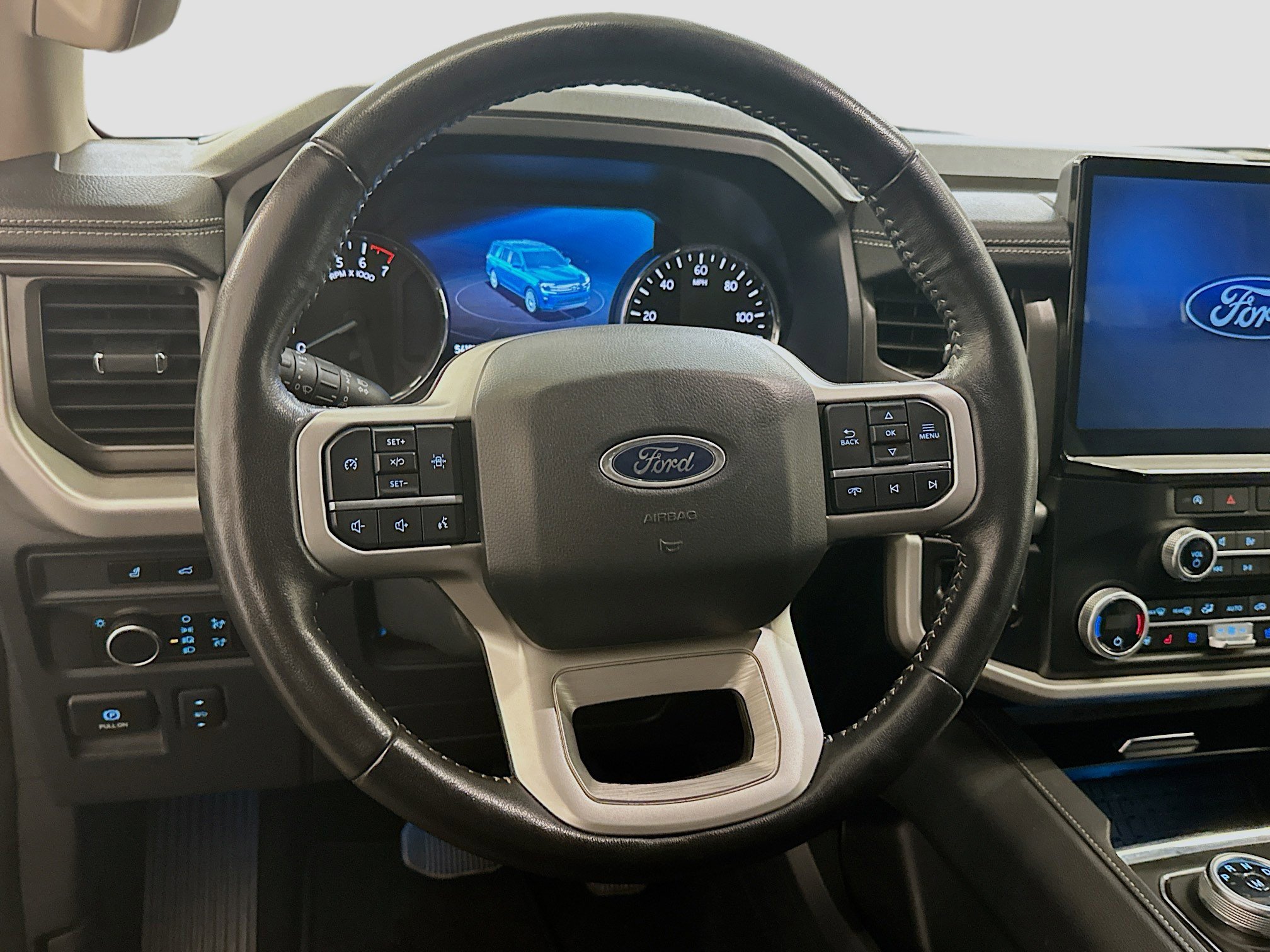 Used 2024 Ford Expedition XLT image 18