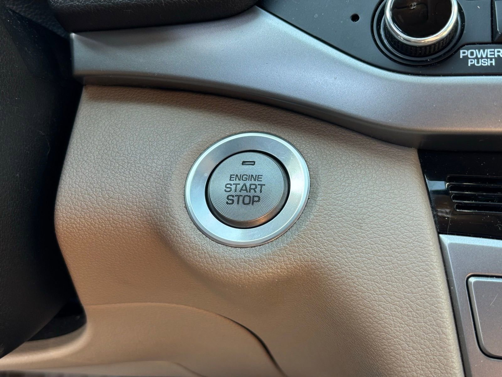 Used 2017 Hyundai Elantra Limited w/ Limited Ultimate Package 05 FWD image 7