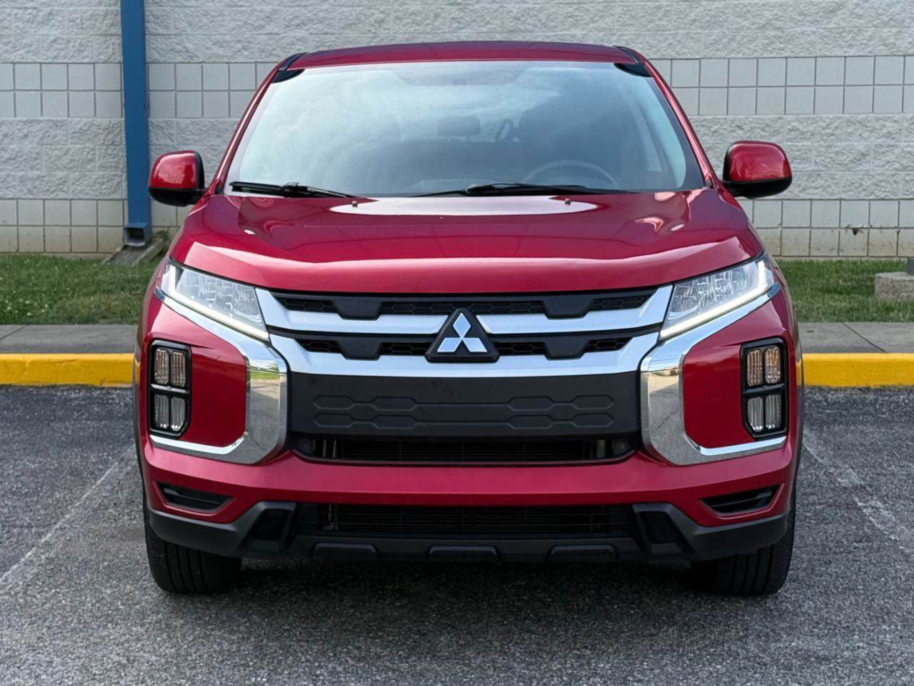 Used 2020 Mitsubishi Outlander Sport SE AWD/4WD image 2