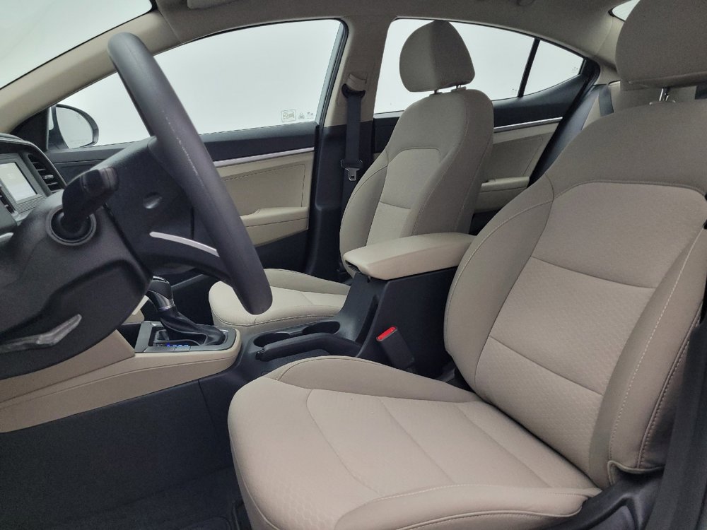 Used 2019 Hyundai Elantra SE image 17