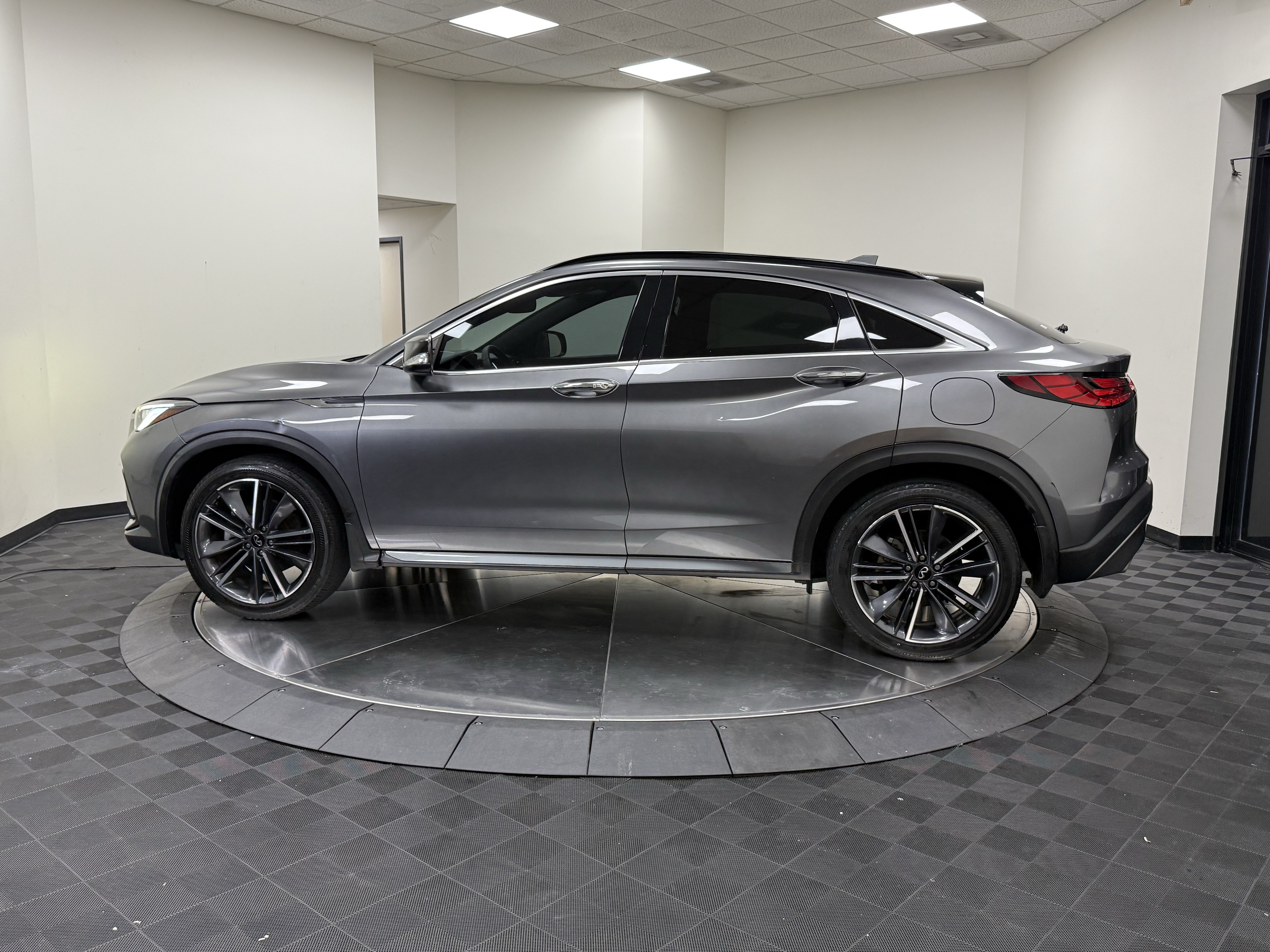 Certified 2023 INFINITI QX55 Luxe w/ Cargo Package AWD/4WD image 4