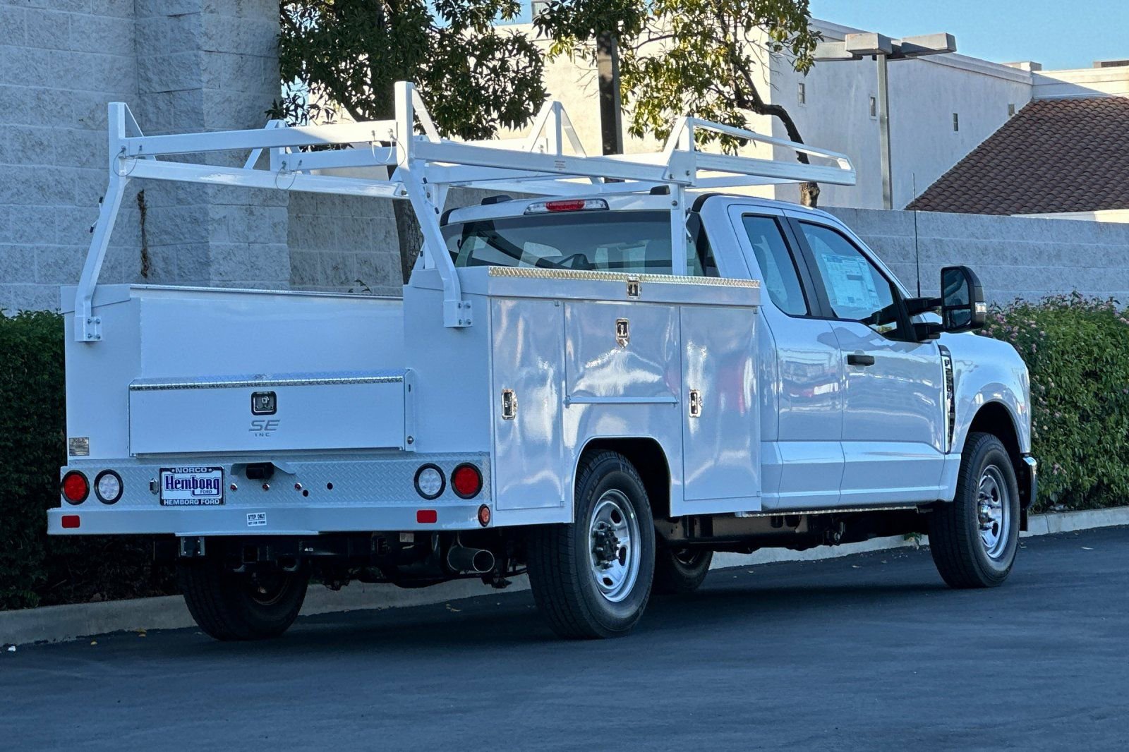 New 2026 Ford F250 XL w/ XL Chrome Package image 4