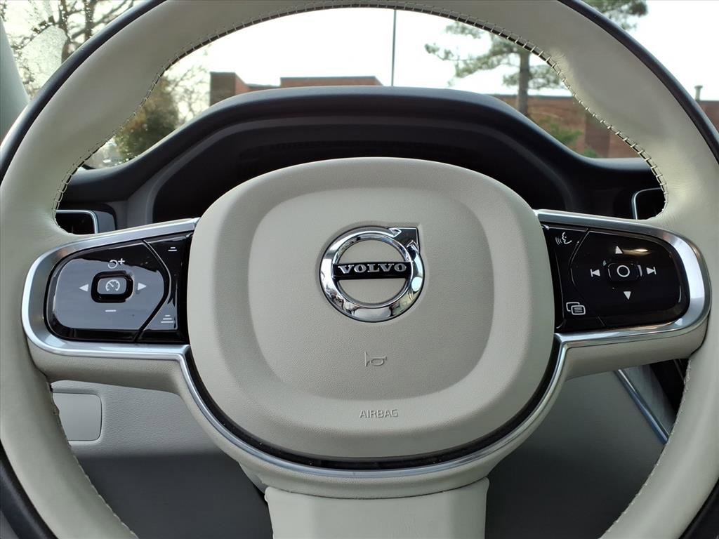 Certified 2023 Volvo XC60 B5 Plus w/ Climate Package image 28