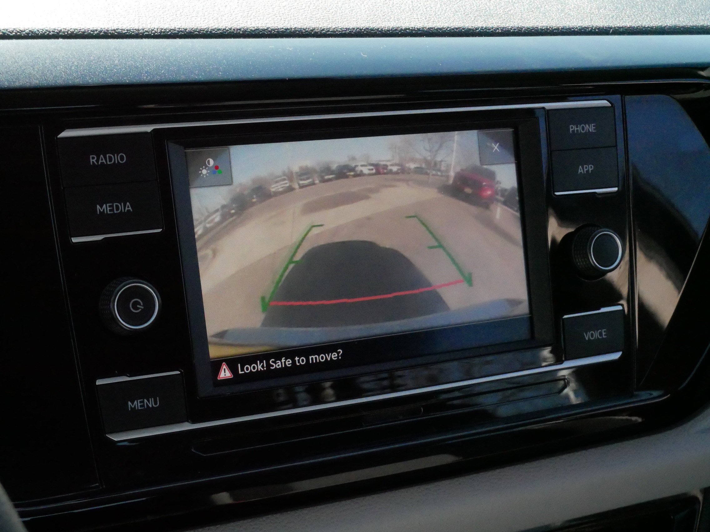 Used 2022 Volkswagen Taos S image 31