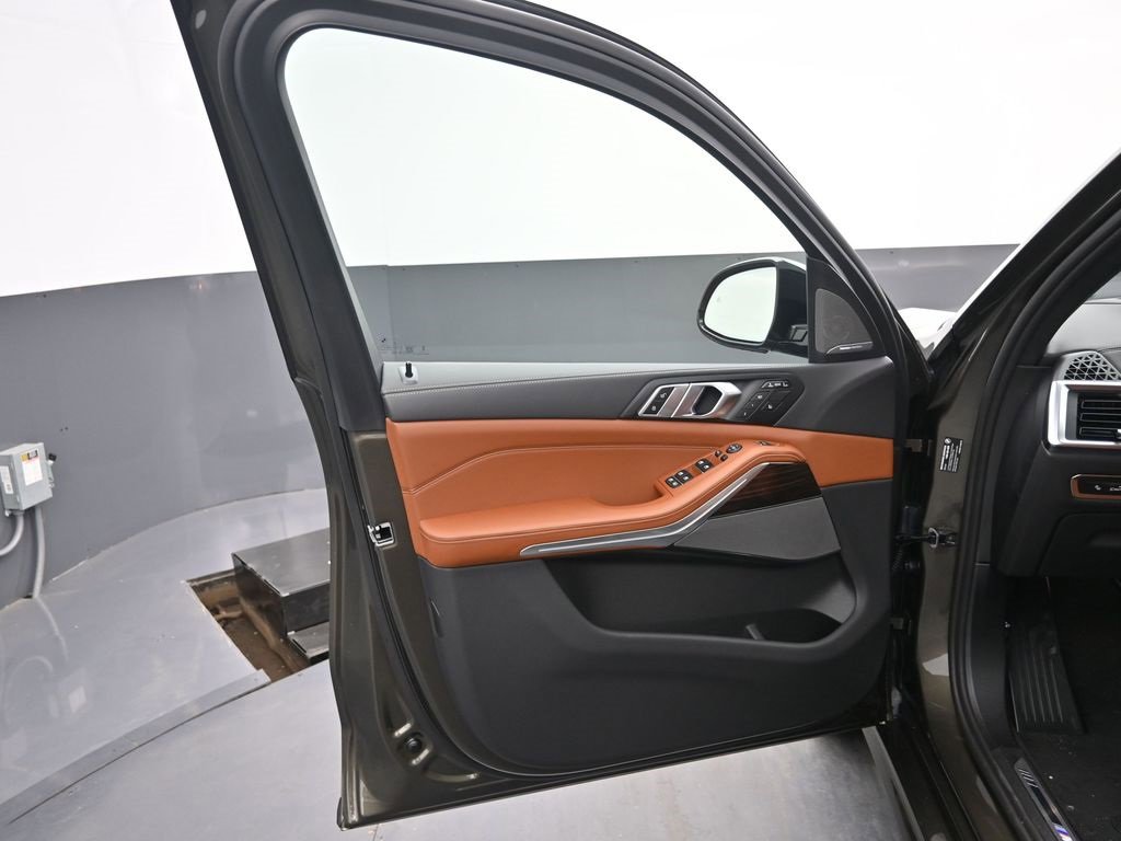 New 2026 BMW X7 xDrive40i w/ M Sport Package image 10