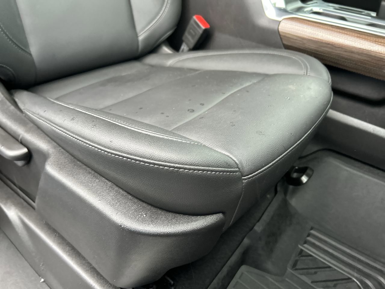Used 2025 Chevrolet Silverado 1500 LT Trail Boss w/ Convenience Package II AWD/4WD image 16