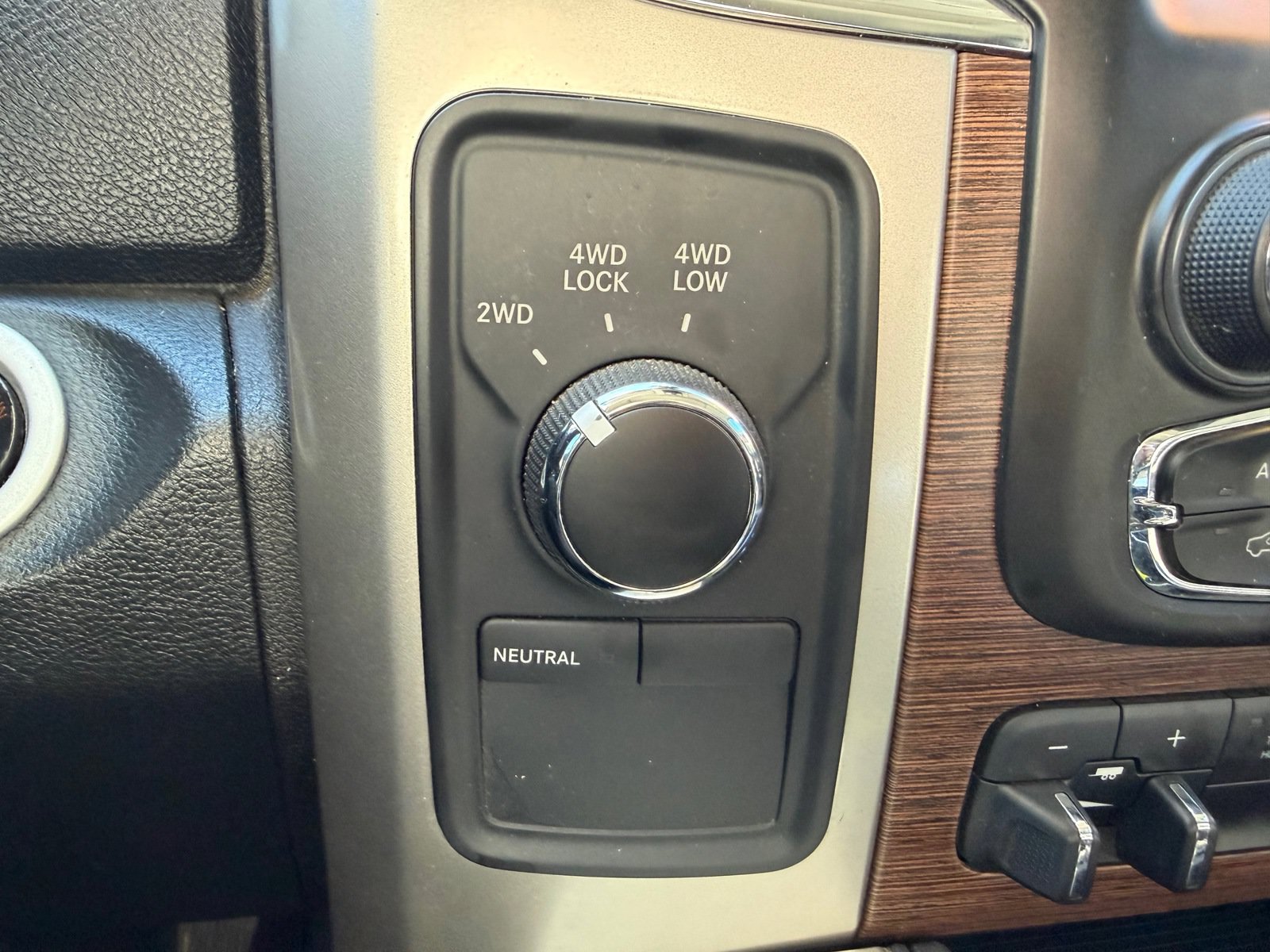 Used 2016 RAM 2500 Laramie AWD/4WD image 17