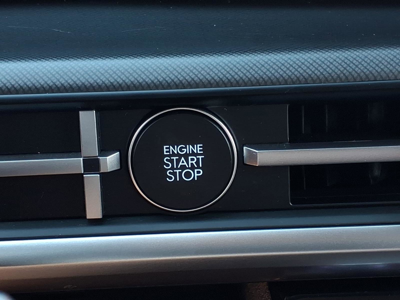 Certified 2025 Hyundai Santa Fe SEL image 23