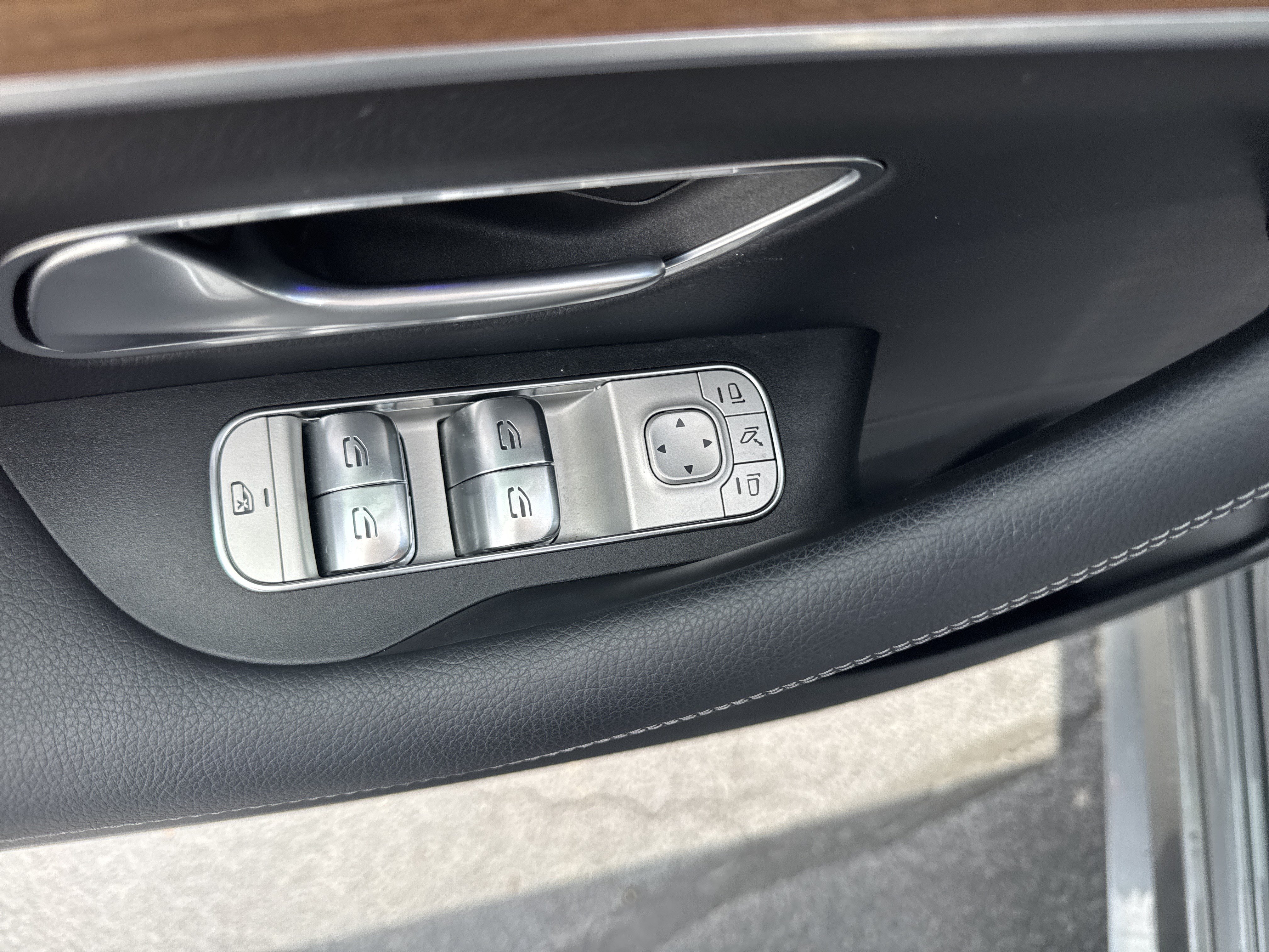 Certified 2025 Mercedes-Benz GLE 350 4MATIC image 15
