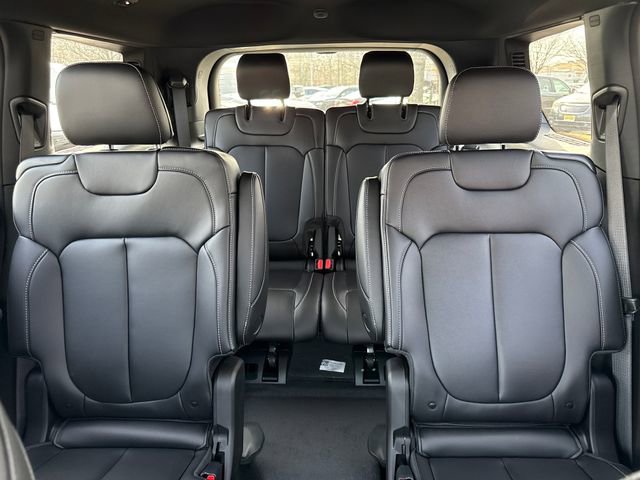 New 2026 Jeep Grand Cherokee L Limited w/ Limited Altitude Package AWD/4WD image 28