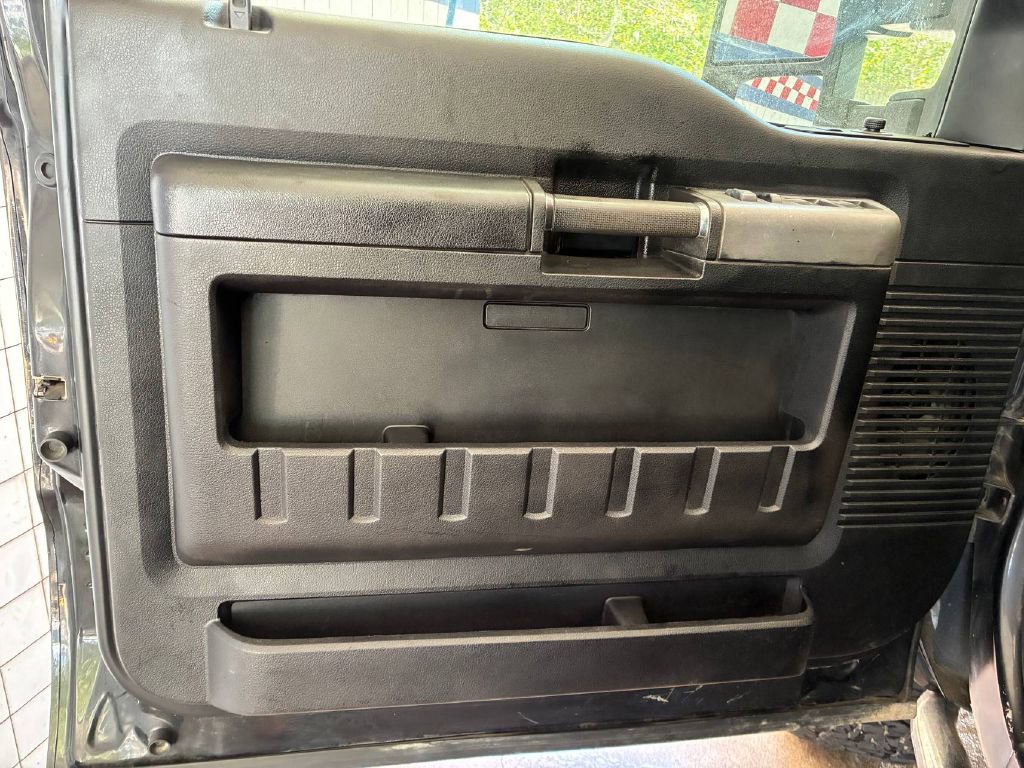 Used 2011 Ford F250 Lariat image 11