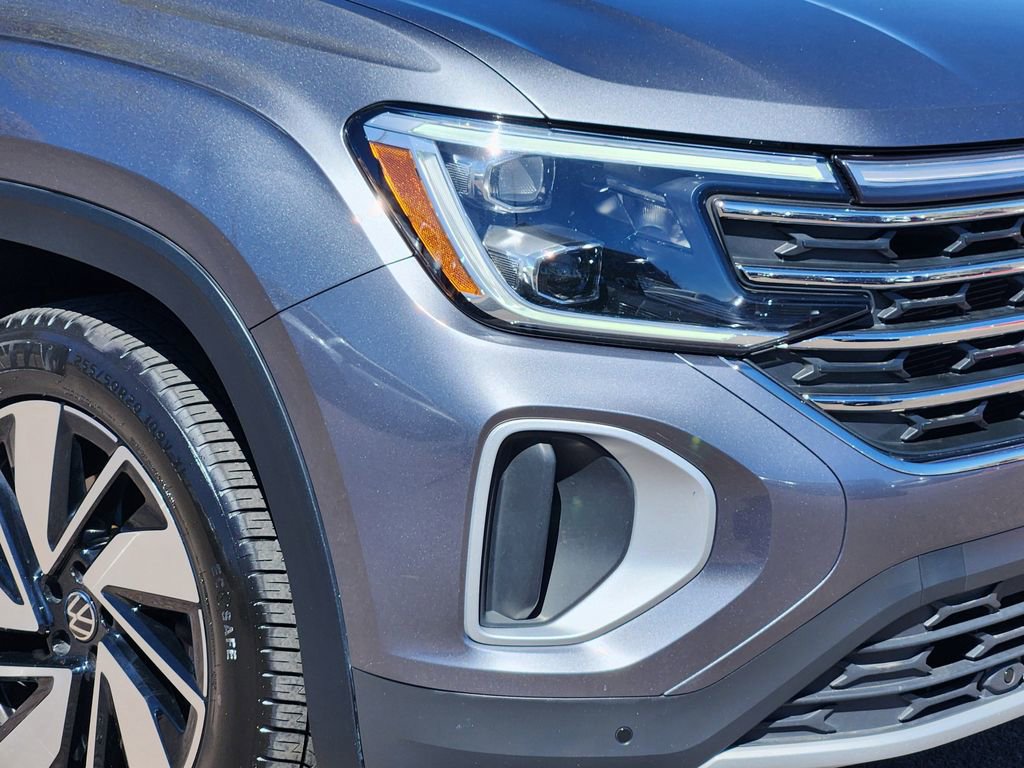 Used 2025 Volkswagen Atlas SE image 28