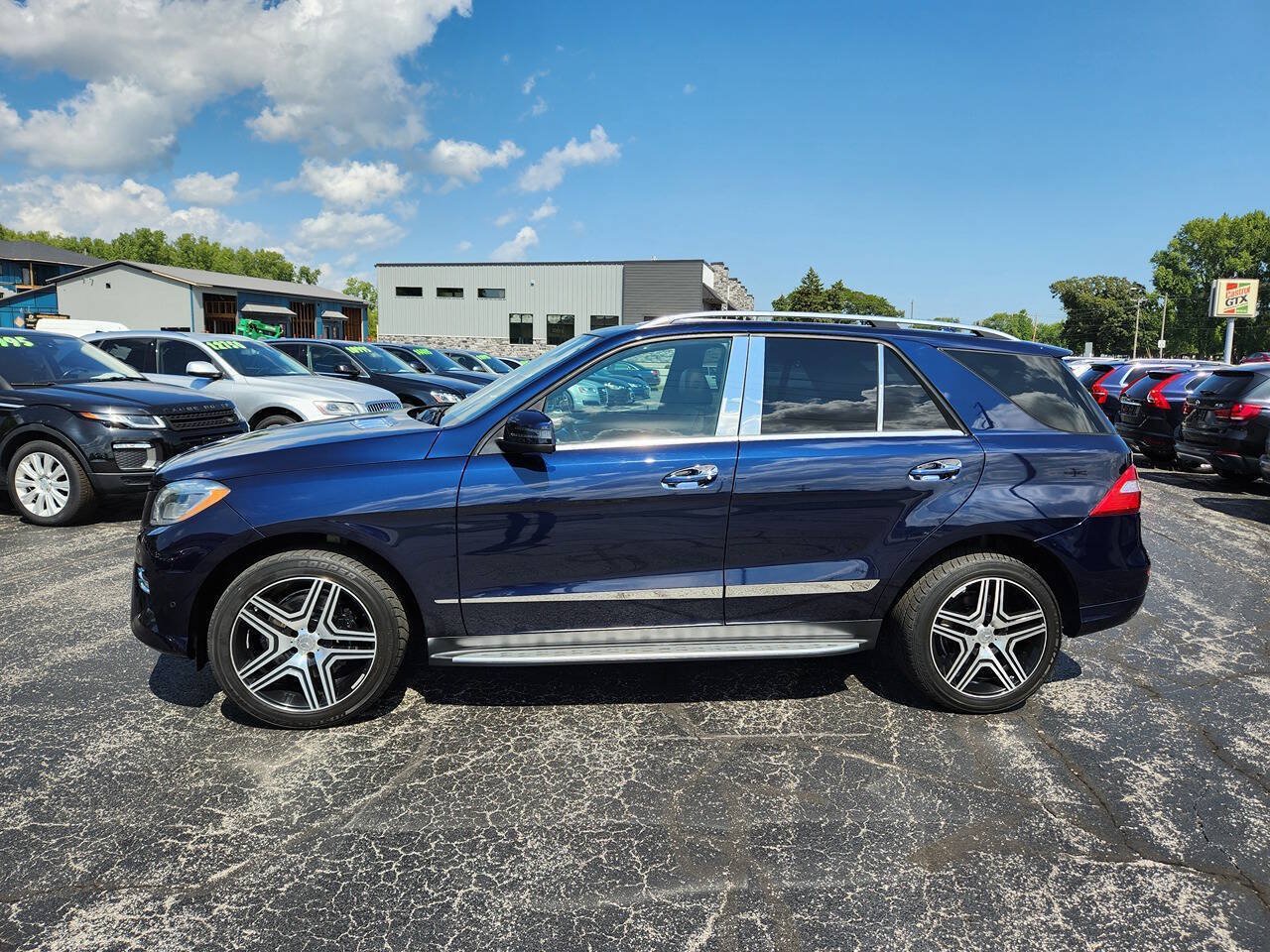 Used 2015 Mercedes-Benz ML 400 4MATIC image 2